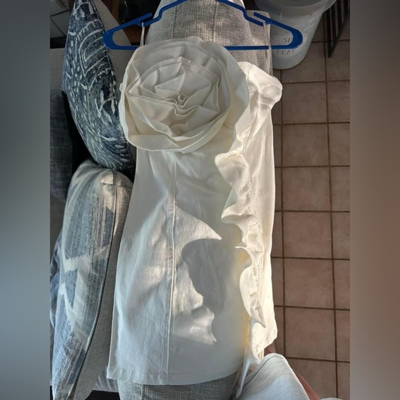 White Rose Mini Dress - Picture 2 of 2